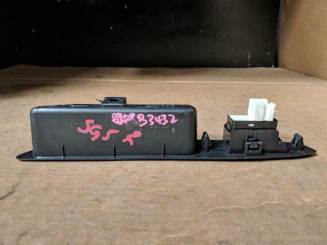 2003 SUBARU FORESTER SG5 REAR RIGHT POWER WINDOW SWITCH 07/02-06/05