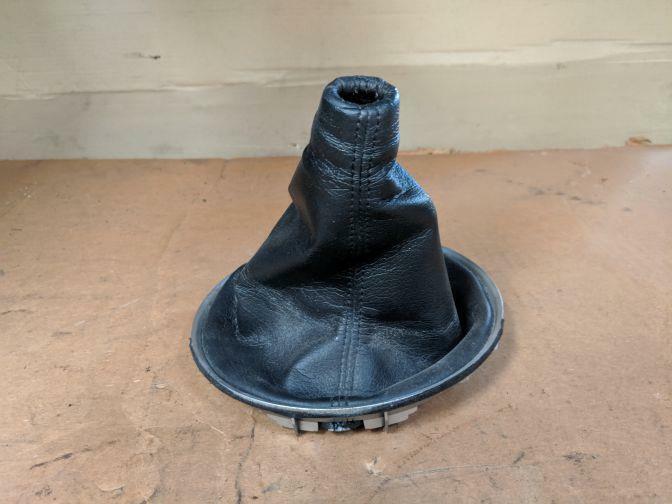 2005 SUBARU LEGACY BL5 SHIFT SURROUND BOOT