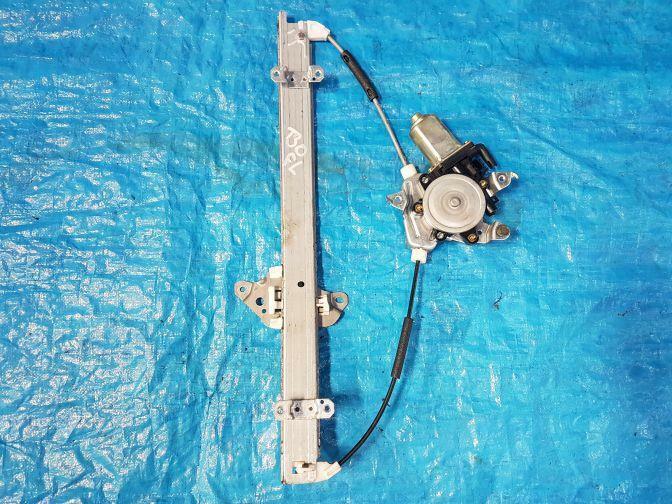 09/04 NISSAN XTRAIL T30 FRONT LEFT WINDOW REGULATOR AND MOTOR