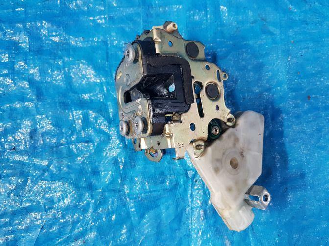 09/04 NISSAN XTRAIL T30 REAR LEFT DOOR LOCK ACTUATOR
