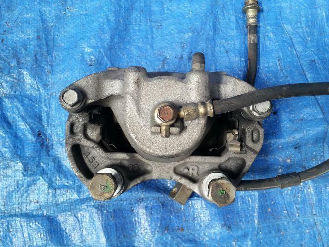 NISSAN SKYLINE CPV35 FRONT RIGHT BRAKE CALIPER 06/01-06/07