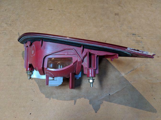 2003 NISSAN INFINITY SKYLINE V35 SEDAN LEFT INNER TAILLIGHT