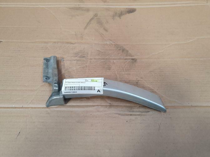 2003 SUBARU FORESTER SG5 LEFT FENDER MOULD 07/02-06/05
