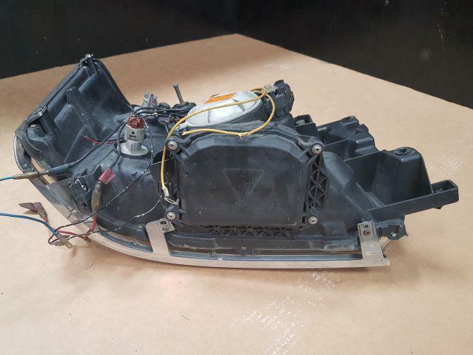 2000 NISSAN ELGRAND E50 LEFT HID HEADLIGHT 05/97-05/02
