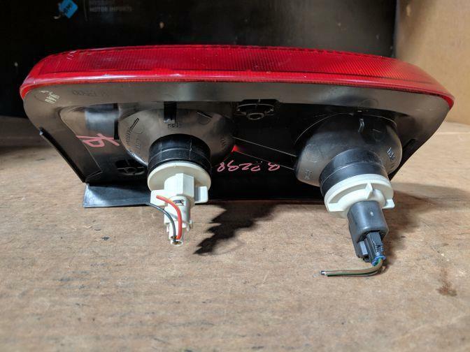 1998 LAND ROVER FREELANDER RIGHT HAND TAILLIGHT 03/98-09/00