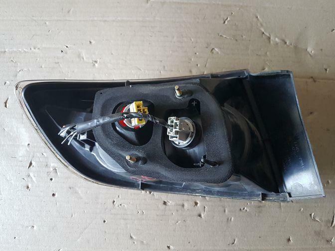 2005 MAZDA 3 BK SEDAN RIGHT HAND TAILLIGHT 2.3 ENGINE 01/04-06/06