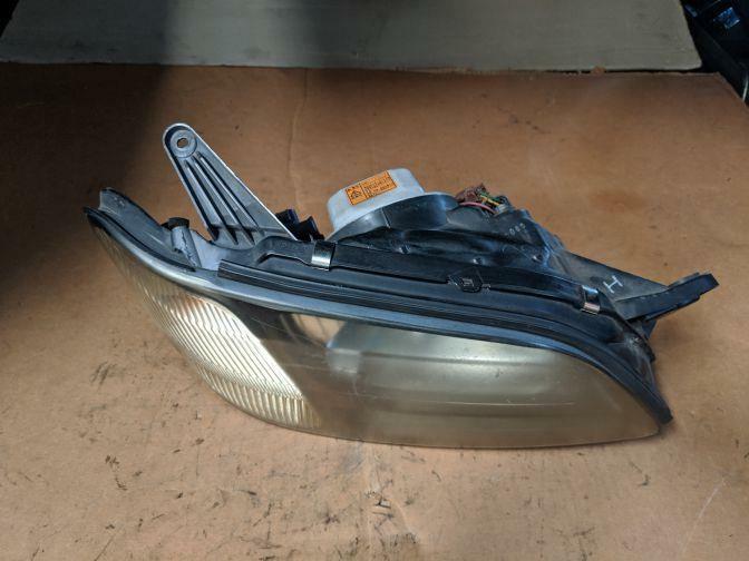 SUBARU LEGACY B4 RIGHT HID HEADLIGHT 1998-2004