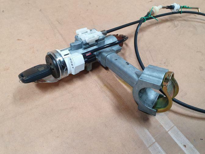 NISSAN SKYLINE V35 SEDAN IGNITION BARREL AND KEY 06/01-06/07 AUTO TYPE