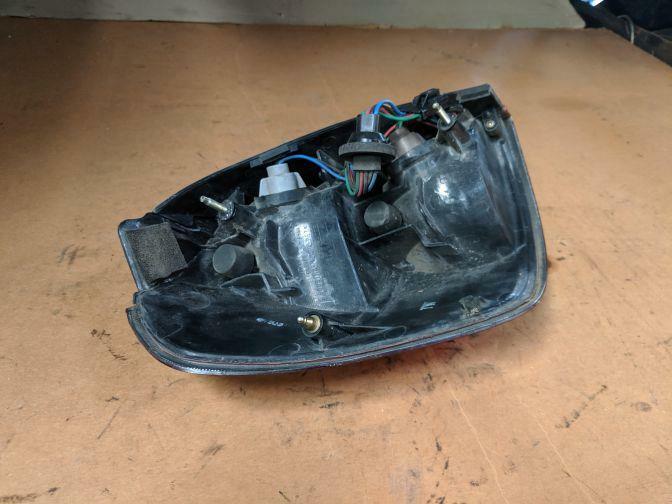 1998-2004 SUBARU LEGACY B4 RIGHT HAND TAILLIGHT