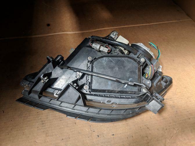 2005 MAZDA RX8 RIGHT XENON HEADLIGHT 07/03-06/08