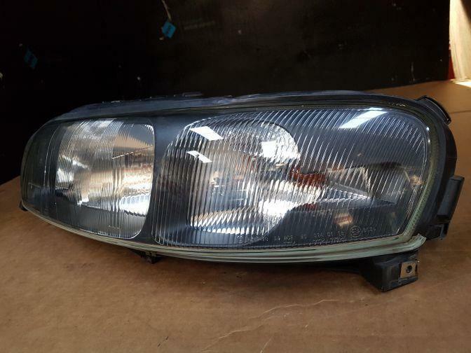 2004 VOLVO V70 YV1SW LEFT HALOGEN HEADLIGHT 03/00-12/07