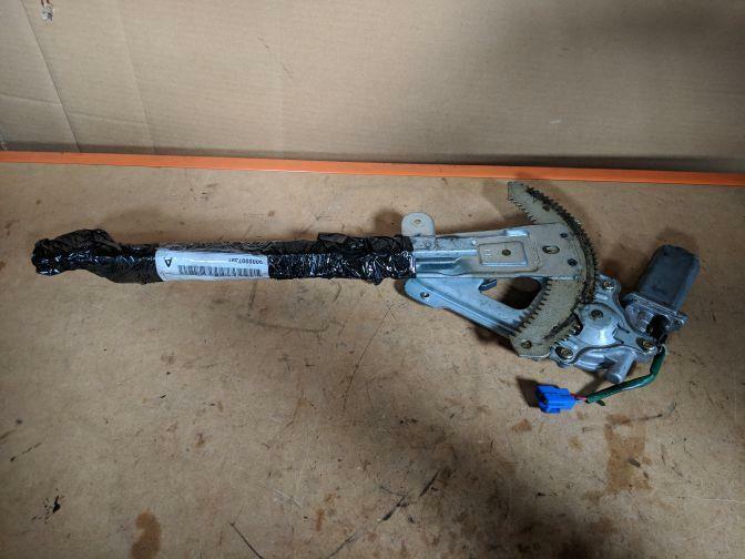 2002 SUBARU FORESTER SF9 FRONT RIGHT WINDOW MOTOR AND REGULATOR 08/97-06/02