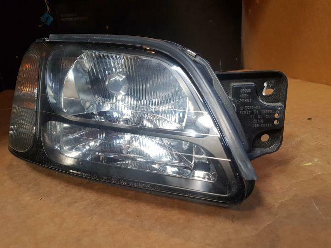 2000 SUBARU LIBERTY BH5 RIGHT HEADLIGHT 11/98-06/01
