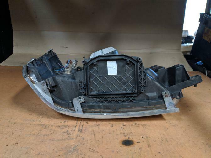 NISSAN ELGRAND E50 LEFT HID HEADLIGHT 05/97-05/02