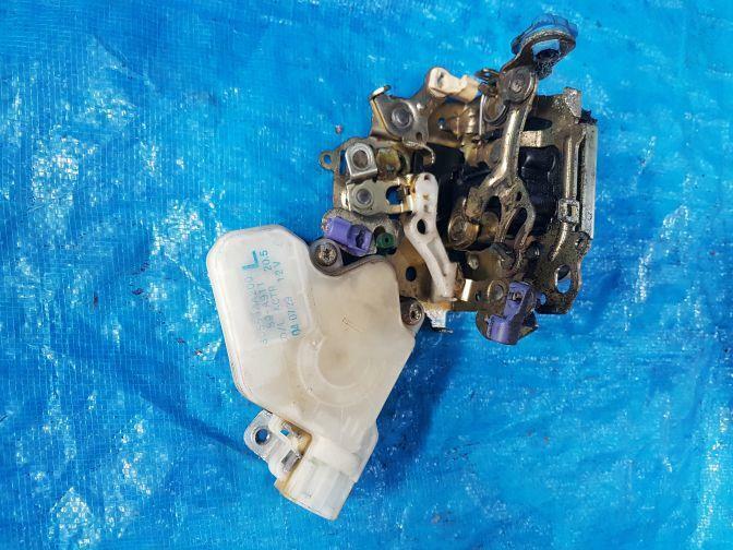 09/04 NISSAN XTRAIL T30 REAR LEFT DOOR LOCK ACTUATOR