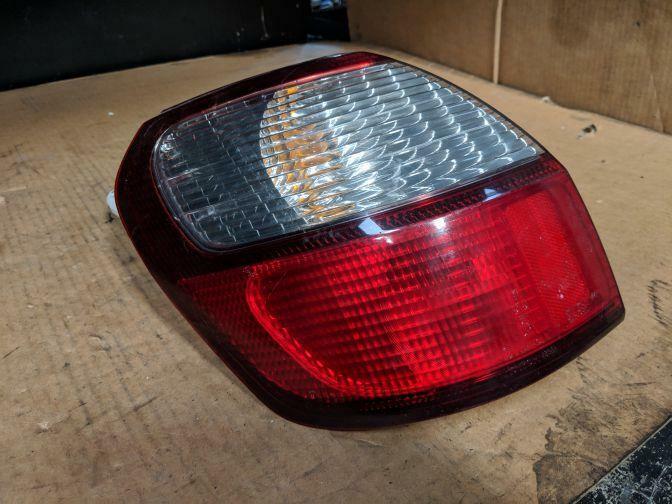 2002 SUBARU LIBERTY 3RD GEN LEFT HAND TAILLIGHT 12/98-08/01