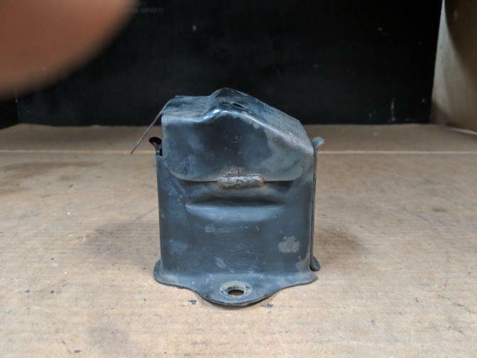 2000 NISSAN ELGRAND E50 RIGHT BUMPER MOUNTING BRACKET 05/97-05/02 RIDER TYPE