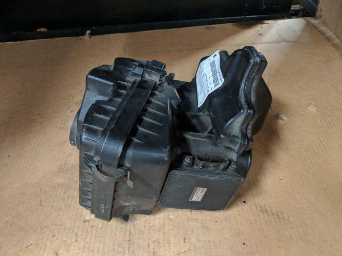 1997 MITSUBISHI L400 EXPRESS AIRBOX 05/94-12/07 MD171255