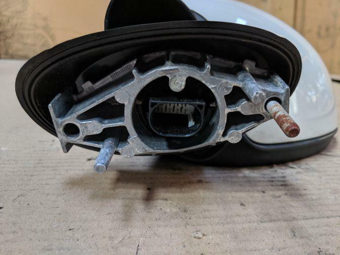2008 MINI COOPER R55/R56/R57 LEFT MIRROR MANUAL FOLDING TYPE