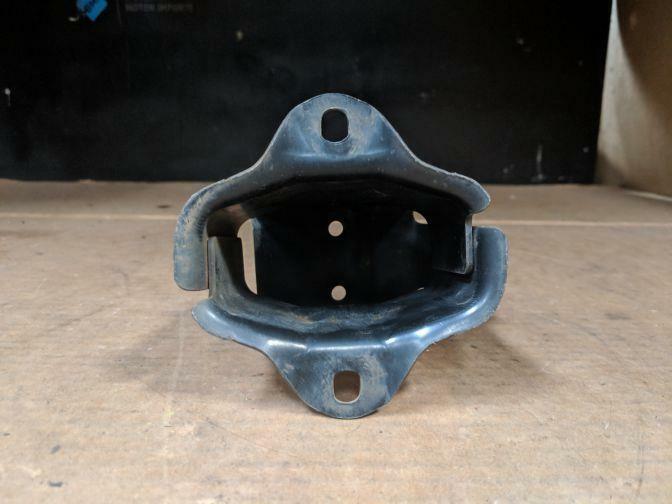 2000 NISSAN ELGRAND E50 LEFT BUMPER MOUNTING BRACKET 05/97-05/02 RIDER TYPE