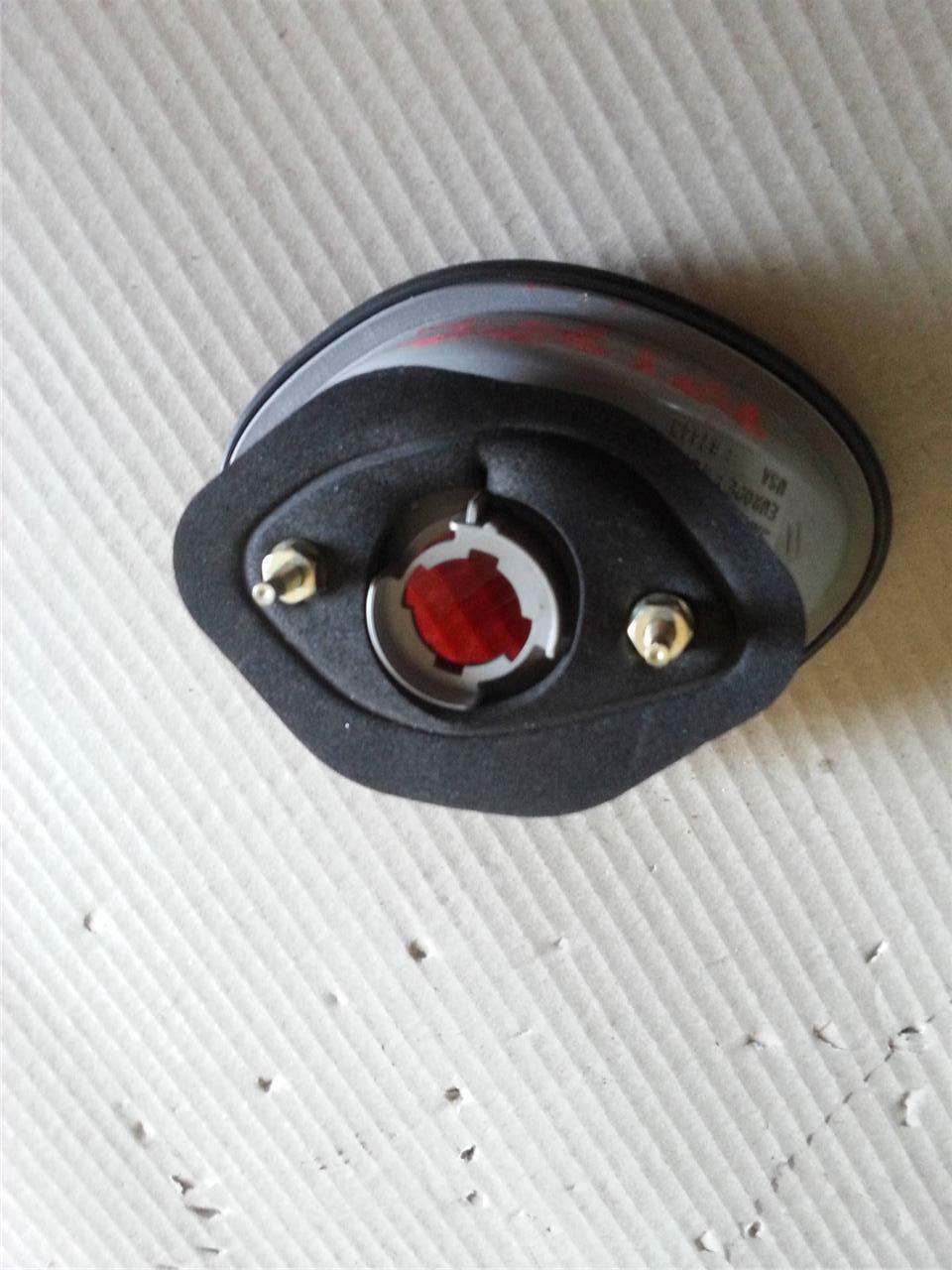 TOYOTA ARISTO JZS161 RIGHT INNER TAIL LIGHT BOOT BRAKE LIGHT