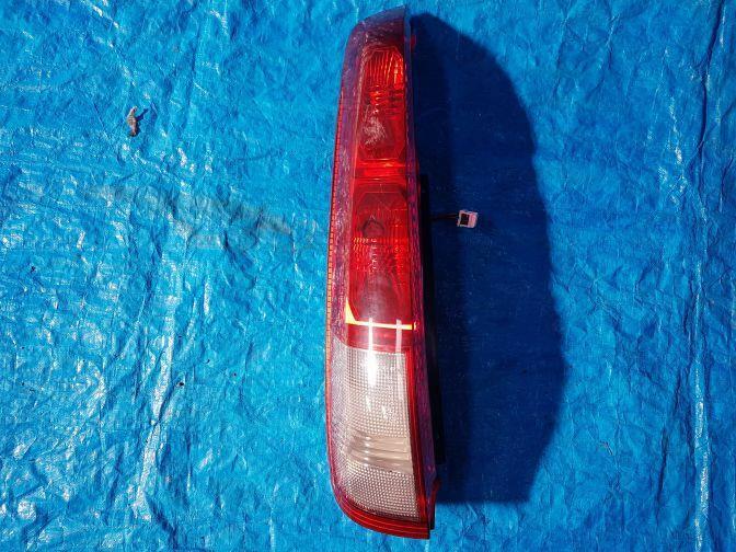 09/04 NISSAN X-TRAIL T30 RIGHT HAND TAILLIGHT