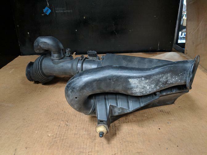 2001 JAGUAR S TYPE X200 AIRBOX 05/99-05/02 WITH AIR FLOW METRE
