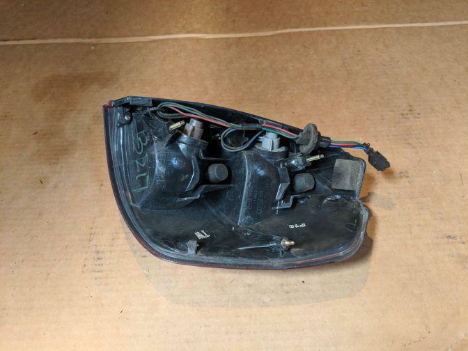 2000 SUBARU LIBERTY 3RD GEN LEFT HAND TAILLIGHT