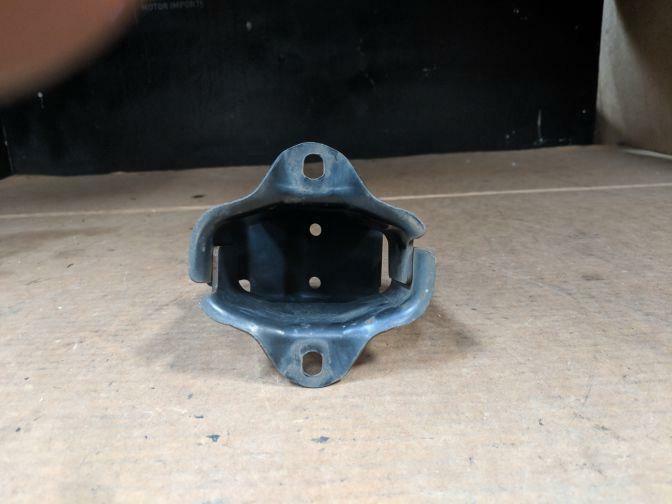 2000 NISSAN ELGRAND E50 RIGHT BUMPER MOUNTING BRACKET 05/97-05/02 RIDER TYPE