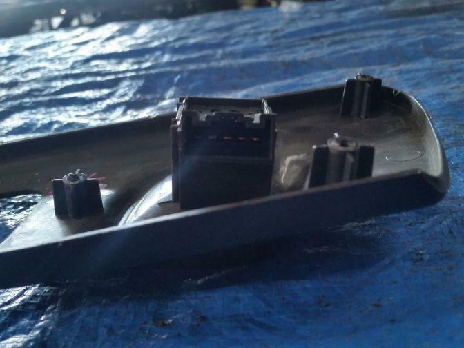 SUBARU IMPREZA STI GC8 V3 REAR RIGHT POWER WINDOW SWITCH