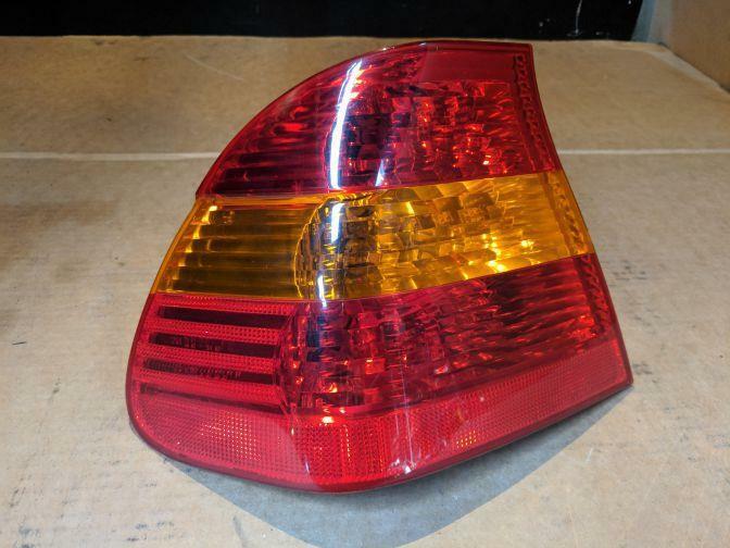 2001 BMW 3 SERIES E46 SEDAN LEFT HAND TAILLIGHT AMBER FLASHER TYPE 10/01-01/05