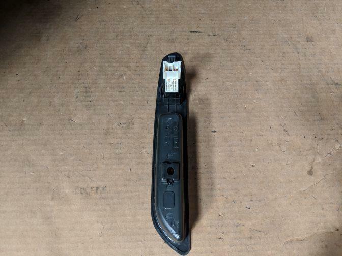 2003 SUBARU FORESTER SG5 REAR RIGHT POWER WINDOW SWITCH 07/02-06/05