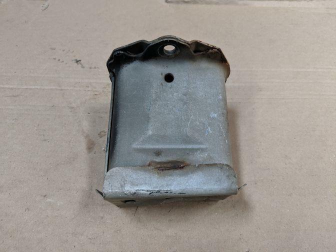 2003 NISSAN ELGRAND E51 BUMPER MOUNTING BRACKET 05/02-08/04 CRUSH CAN