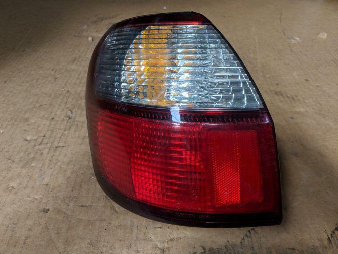 2002 SUBARU LIBERTY 3RD GEN LEFT HAND TAILLIGHT 12/98-08/01