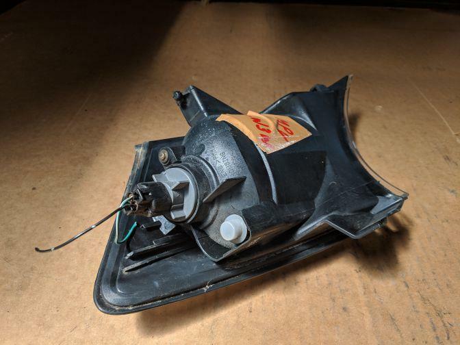 2005 MAZDA MPV LW RIGHT BUMPER INDICATOR 11/03-04/06