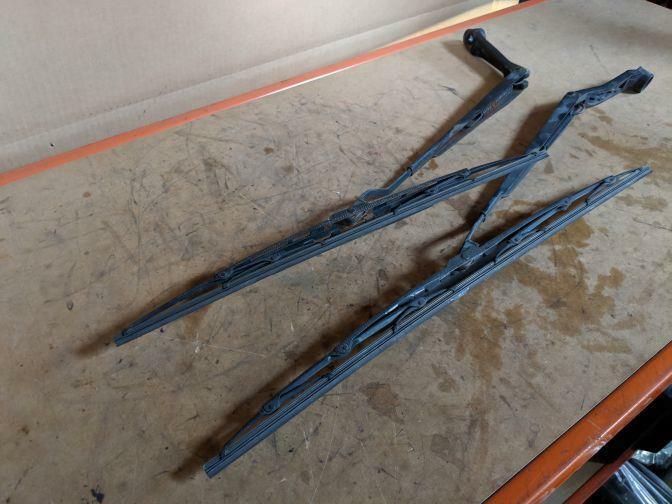 TOYOTA ALTEZZA RS200 SXE10 PIAA WIPER BLADES