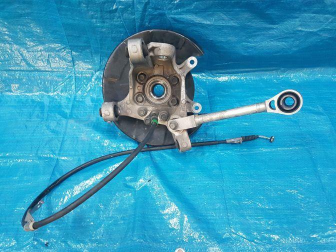 NISSAN 370Z REAR LEFT WHEEL HUB