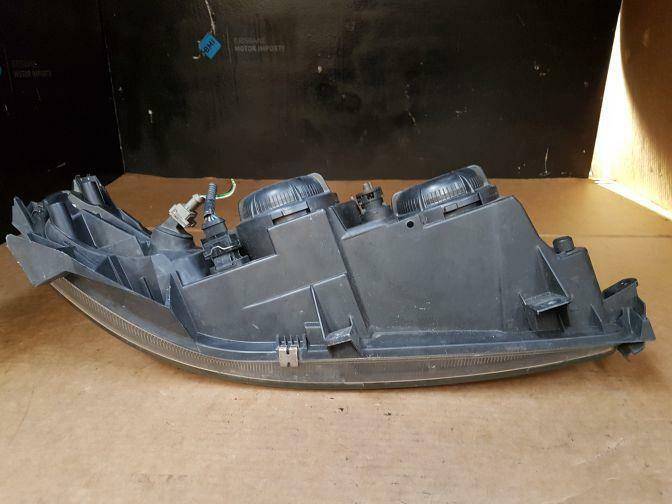 2001 VOLVO V70 LEFT HEADLIGHT 03/00-11/04