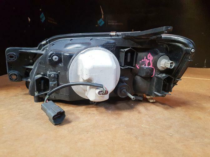 2000 SUBARU LIBERTY BH5 RIGHT HEADLIGHT 11/98-06/01