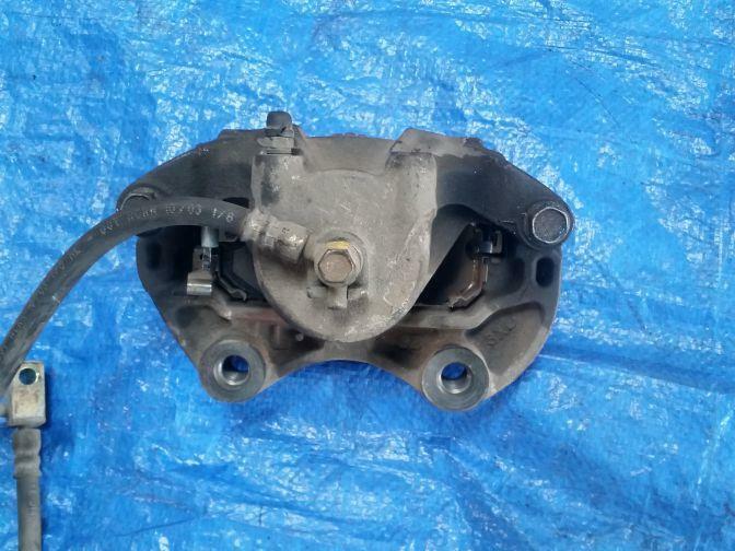 NISSAN STAGEA M35 FRONT LEFT BRAKE CALIPER