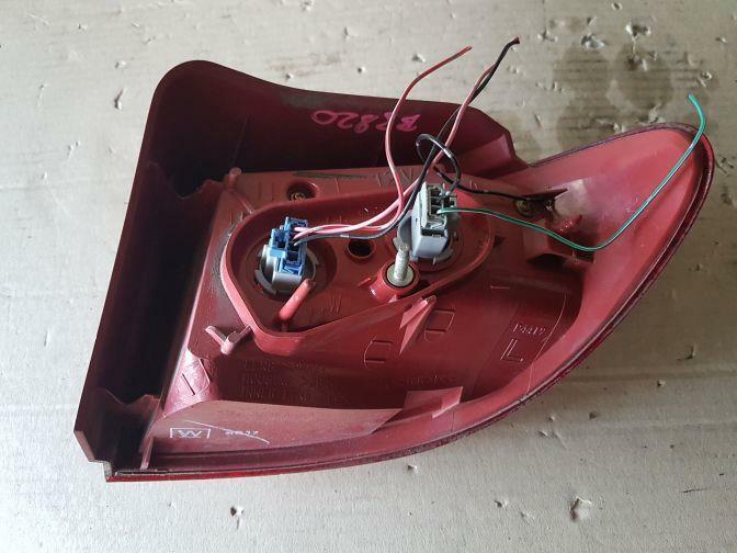 2006 MAZDA 2 DY NEO/MAXX LEFT HAND TAILLIGHT 11/03-08/07