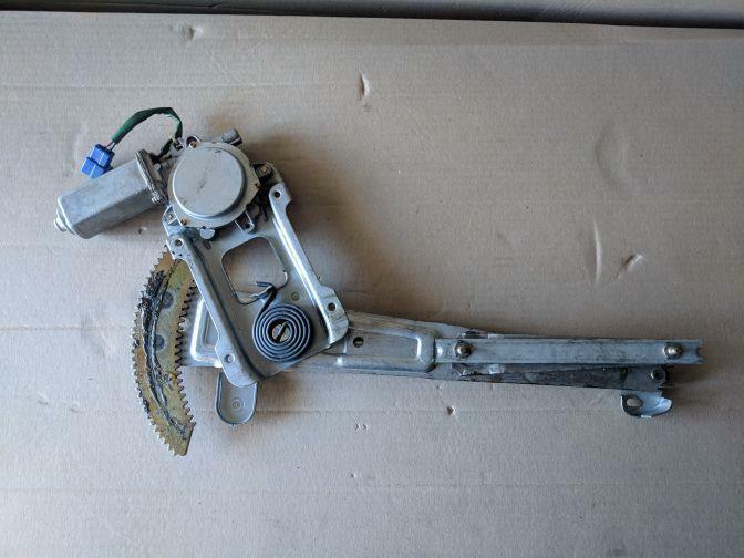 2001 SUBARU FORESTER SF5 FRONT LEFT WINDOW REGULATOR AND POWER WINDOW MOTOR LHS