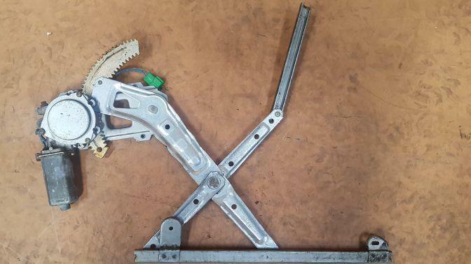 SUBARU IMPREZA WRX GC8 STI FRONT LEFT POWER WINDOW MOTOR AND REGULATOR FLHS