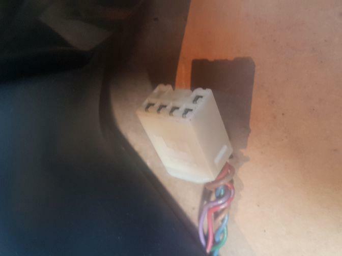 2003 LEXUS IS200 SXE10 LEFT MIRROR RECTANGULAR PLUG 08/01-10/05