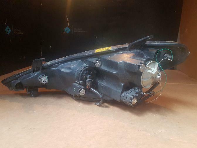 2005 TOYOTA TARAGO ACR30 RIGHT HEADLIGHT XENON HID 06/03-02/06