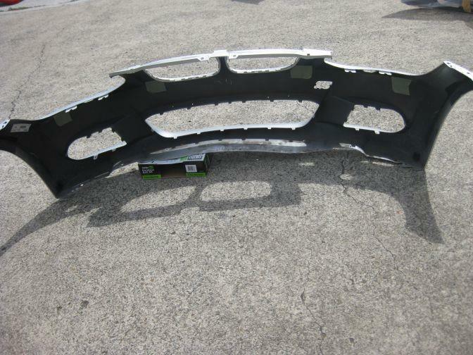 2005 BMW 3 SERIES E90 SEDAN FRONT BUMPER BAR HEADLIGHT WASHER TYPE
