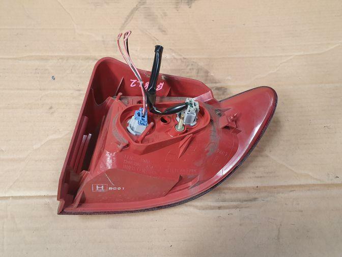 2006 MAZDA 2 DY LEFT HAND TAILLIGHT 11/03-08/07 NEO/MAXXI RED INSERT