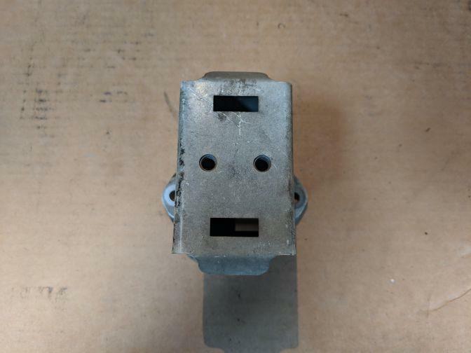 2004 NISSAN ELGRAND E51 BUMPER MOUNTING BRACKET 05/02-12/10