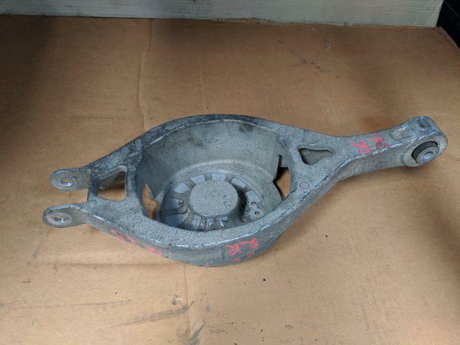 NISSAN STAGEA M35 REAR RIGHT SPRING CARRIER 2001-2007