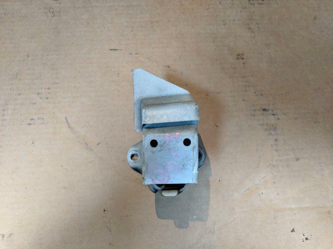 2000 NISSAN ELGRAND E50 BUMPER MOUNTING BRACKET 05/97-05/02